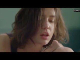 Adele exarchopoulos - トップレス セックス フィルム シーン - eperdument (2016)